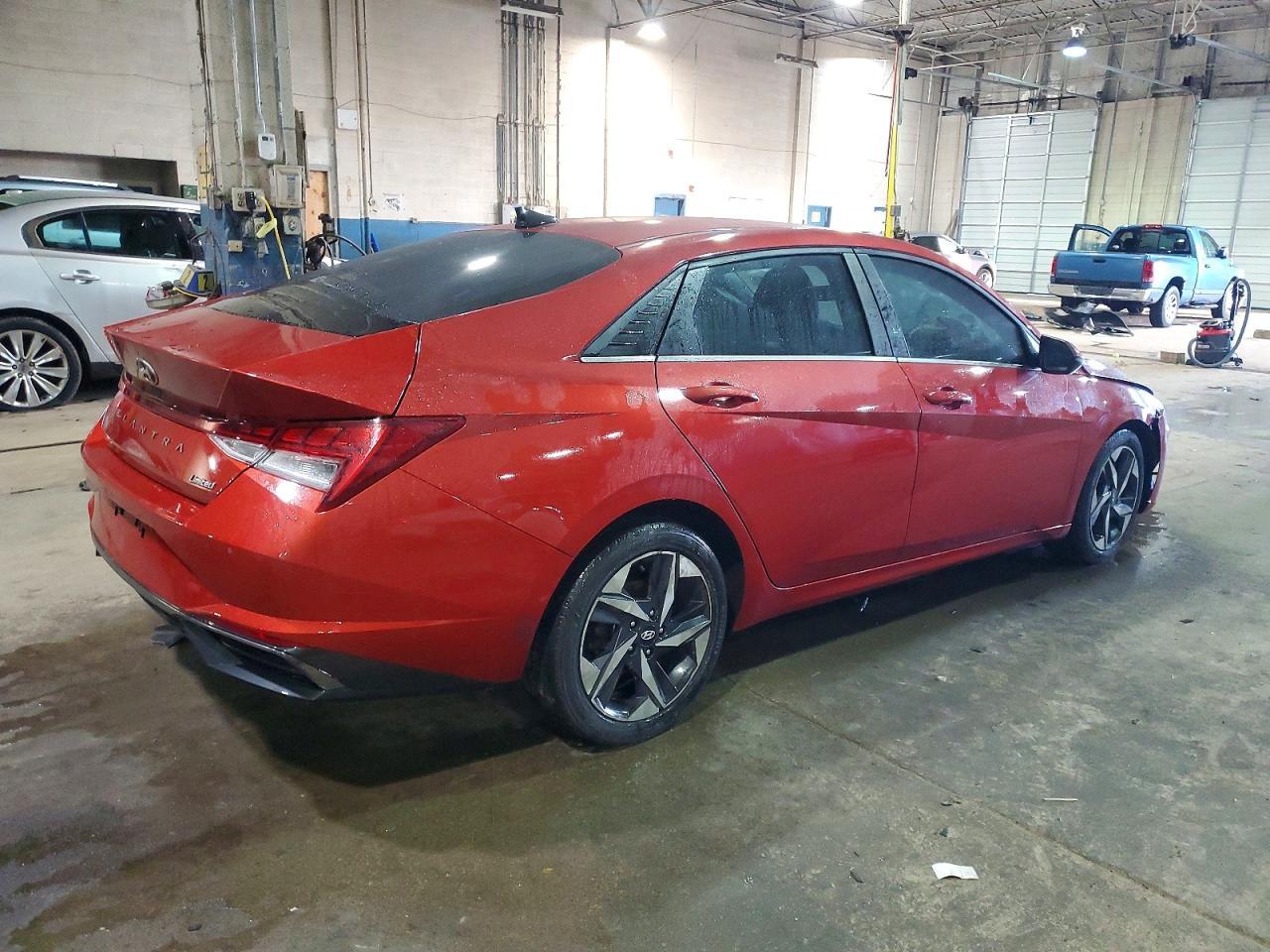 2021 Hyundai Elantra Limited - Фото 3