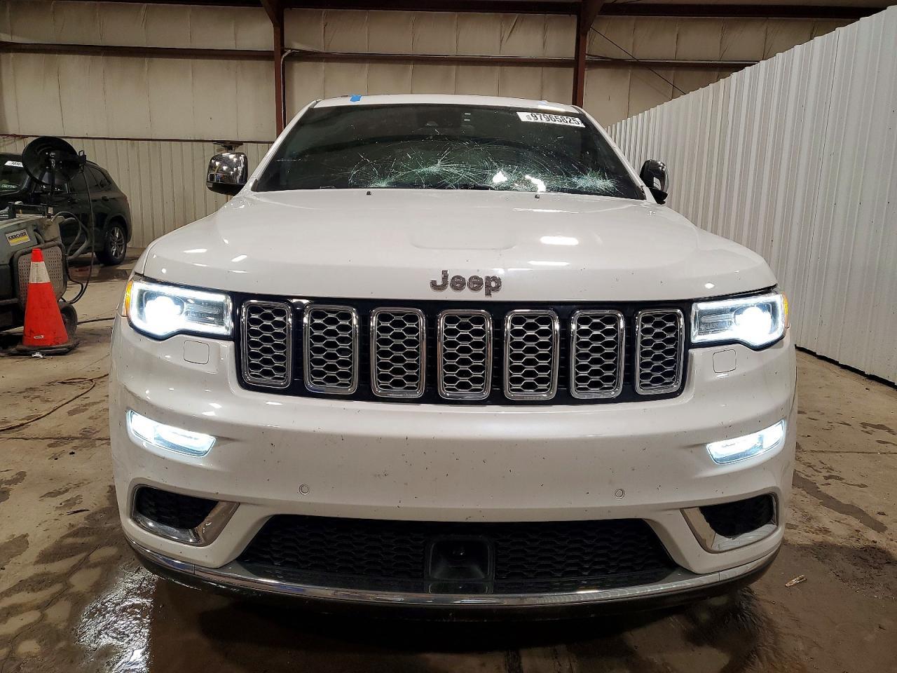2018 Jeep Grand Cherokee Summit - Image 5