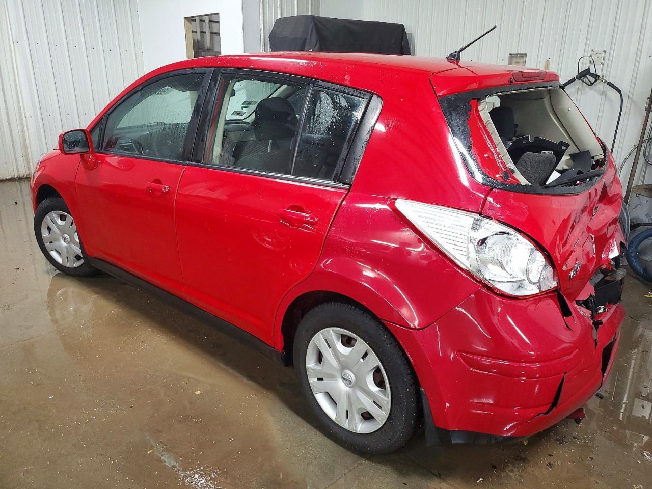 2011 Niss Versa - Image 2