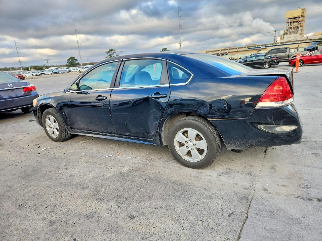 2010 Chevrolet Impala Lt - Image 2