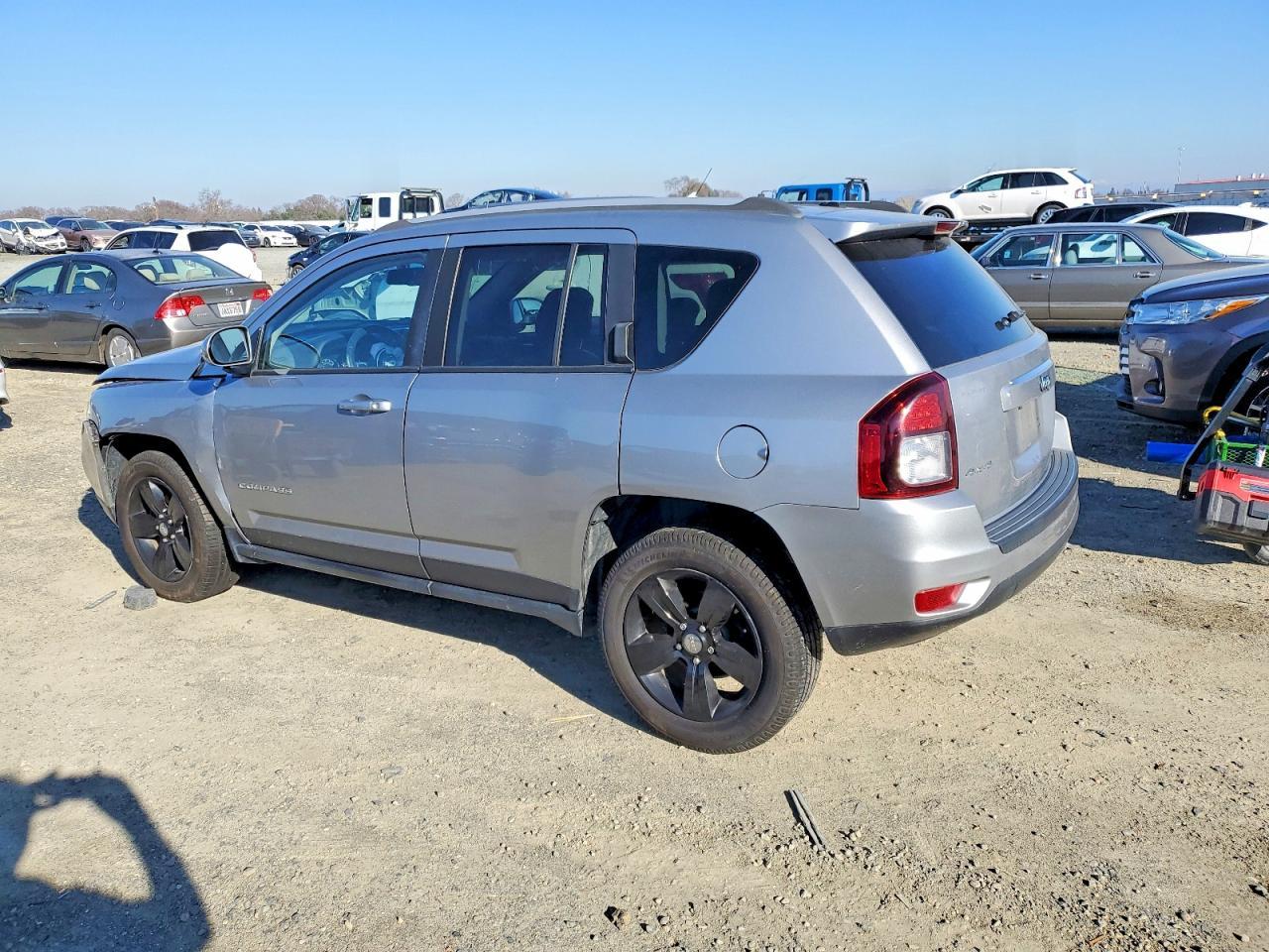 2017 Jeep Compass Latitude - Image 2
