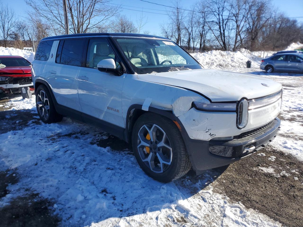 2024 Rivian R1S Adventure - Image 4