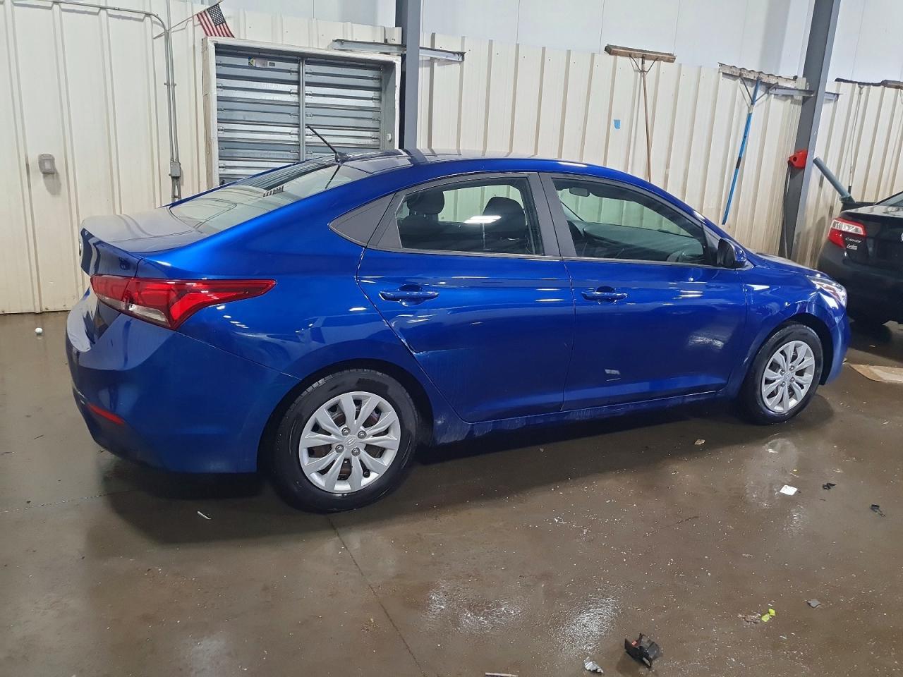 2021 Hyundai Accent Se - Фото 3