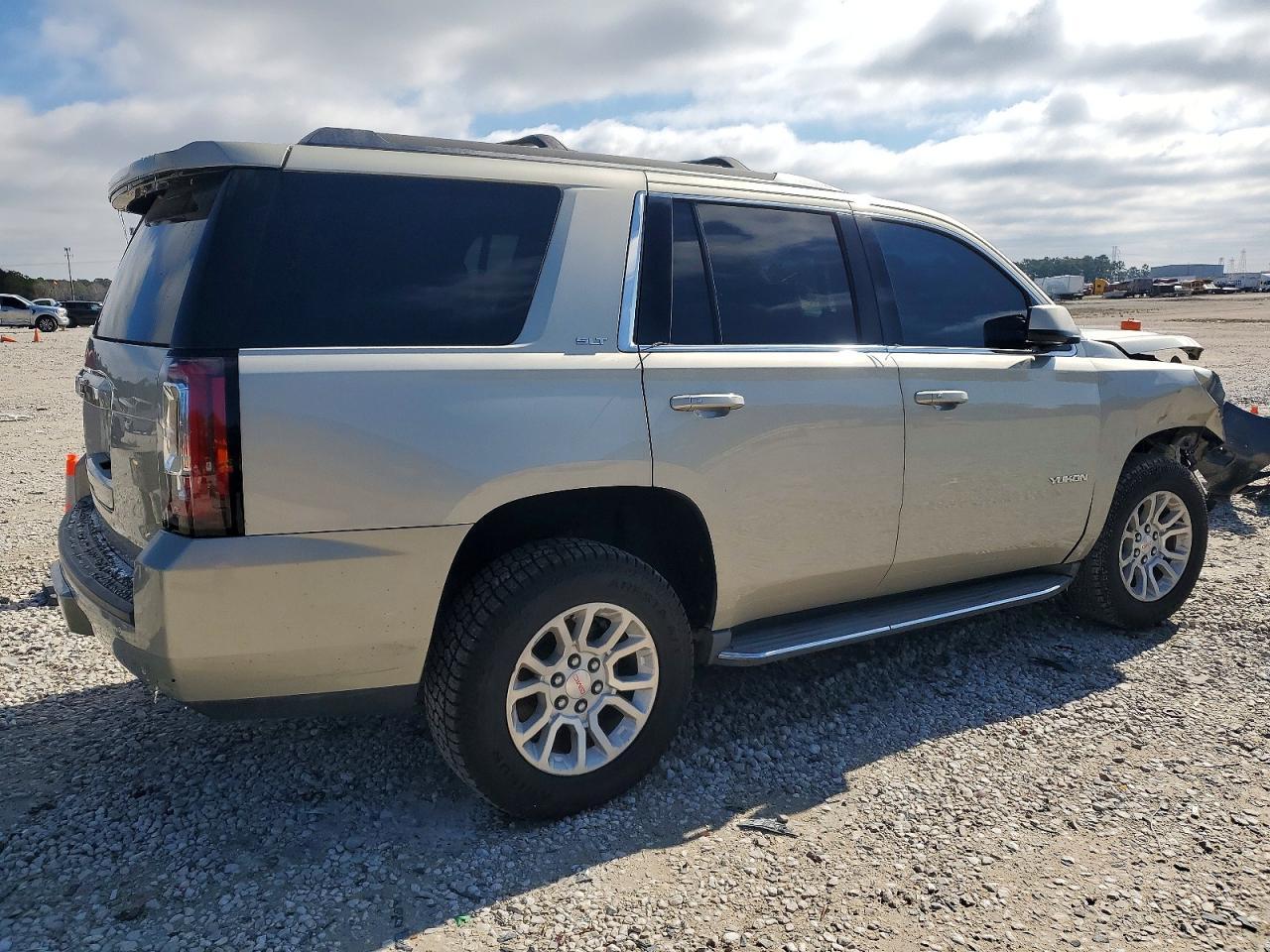 2015 GMC Yukon Slt - Image 3