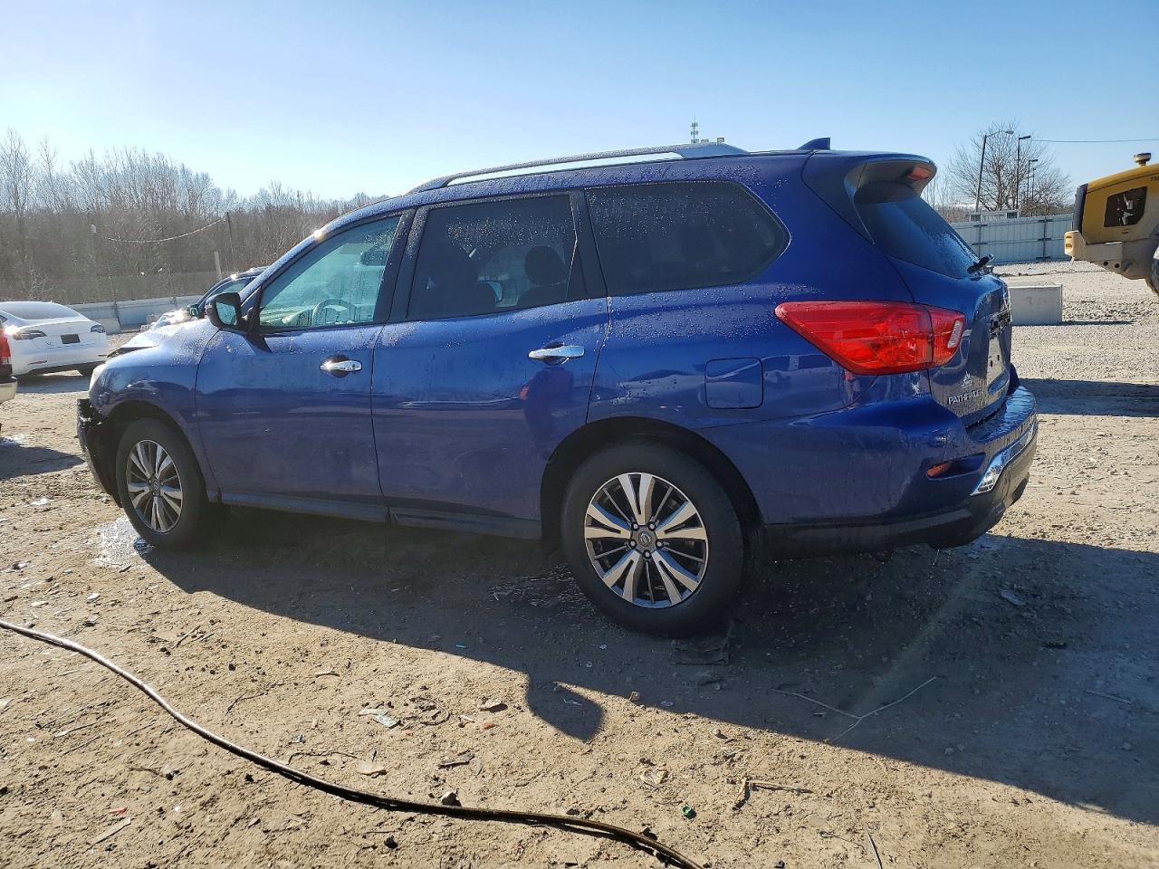2020 Nissan Pathfinder Sv - Фото 2