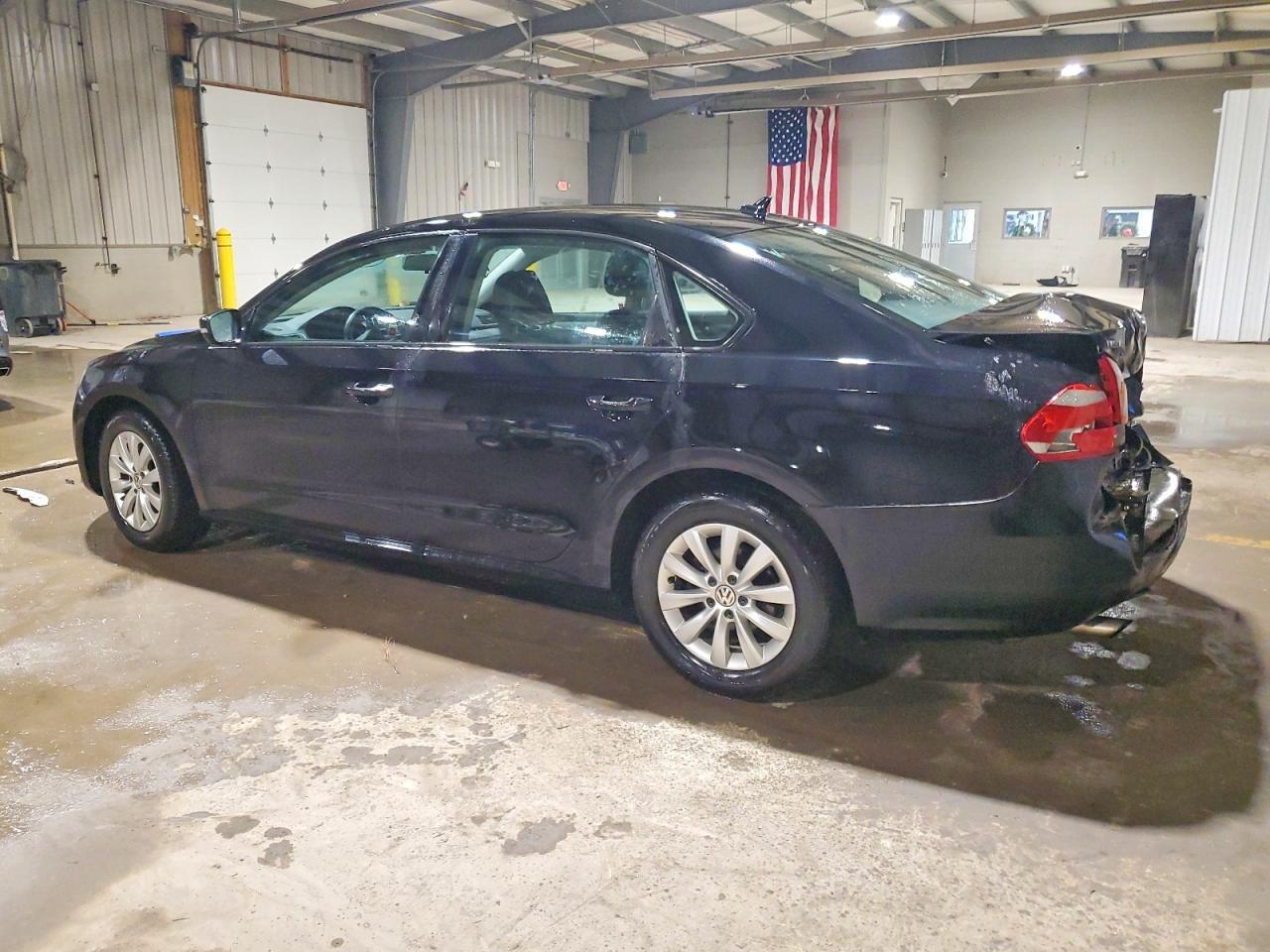 2015 Volkswagen Passat S - Фото 2