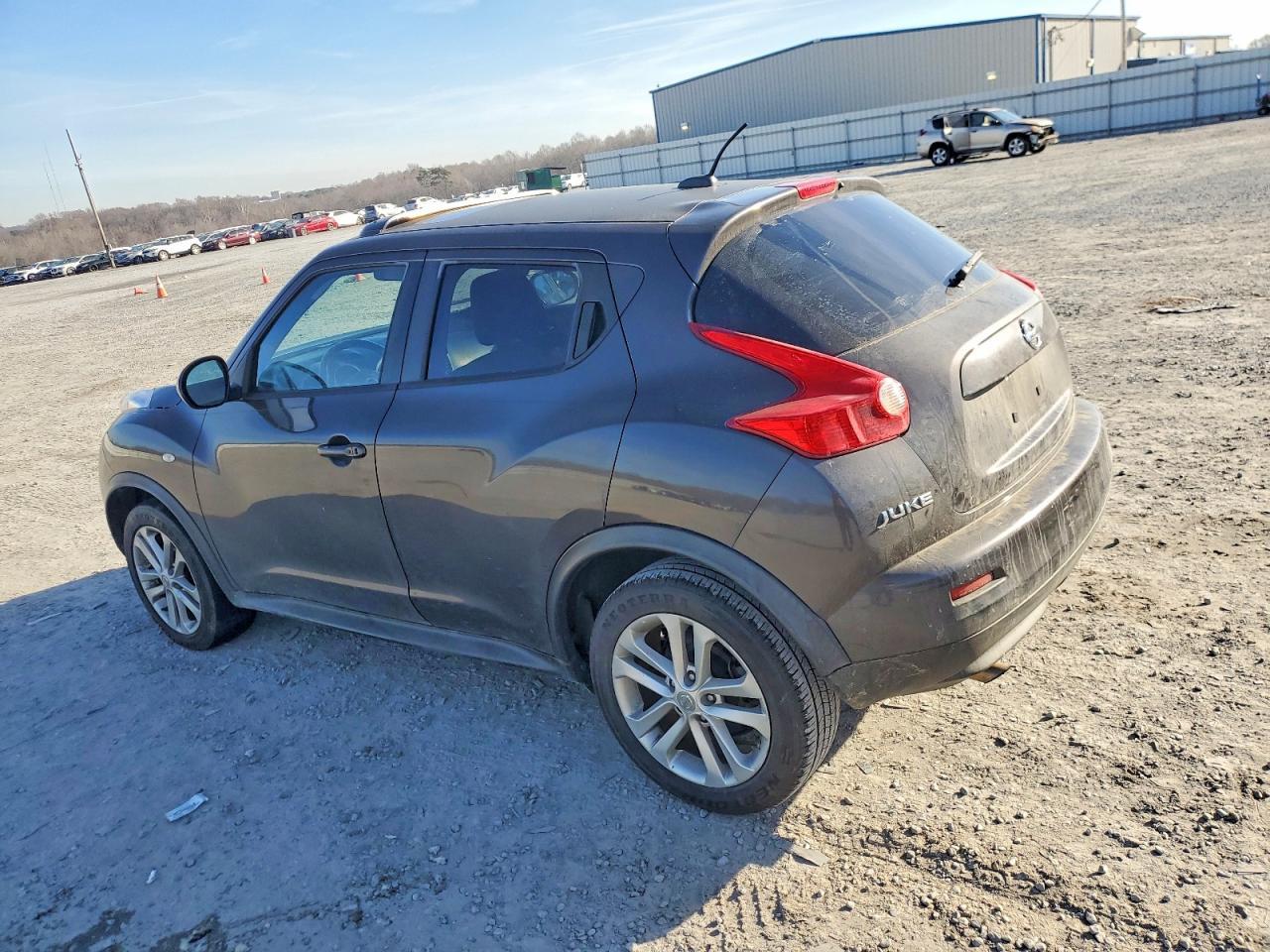 2012 Nissan Juke S - Image 2