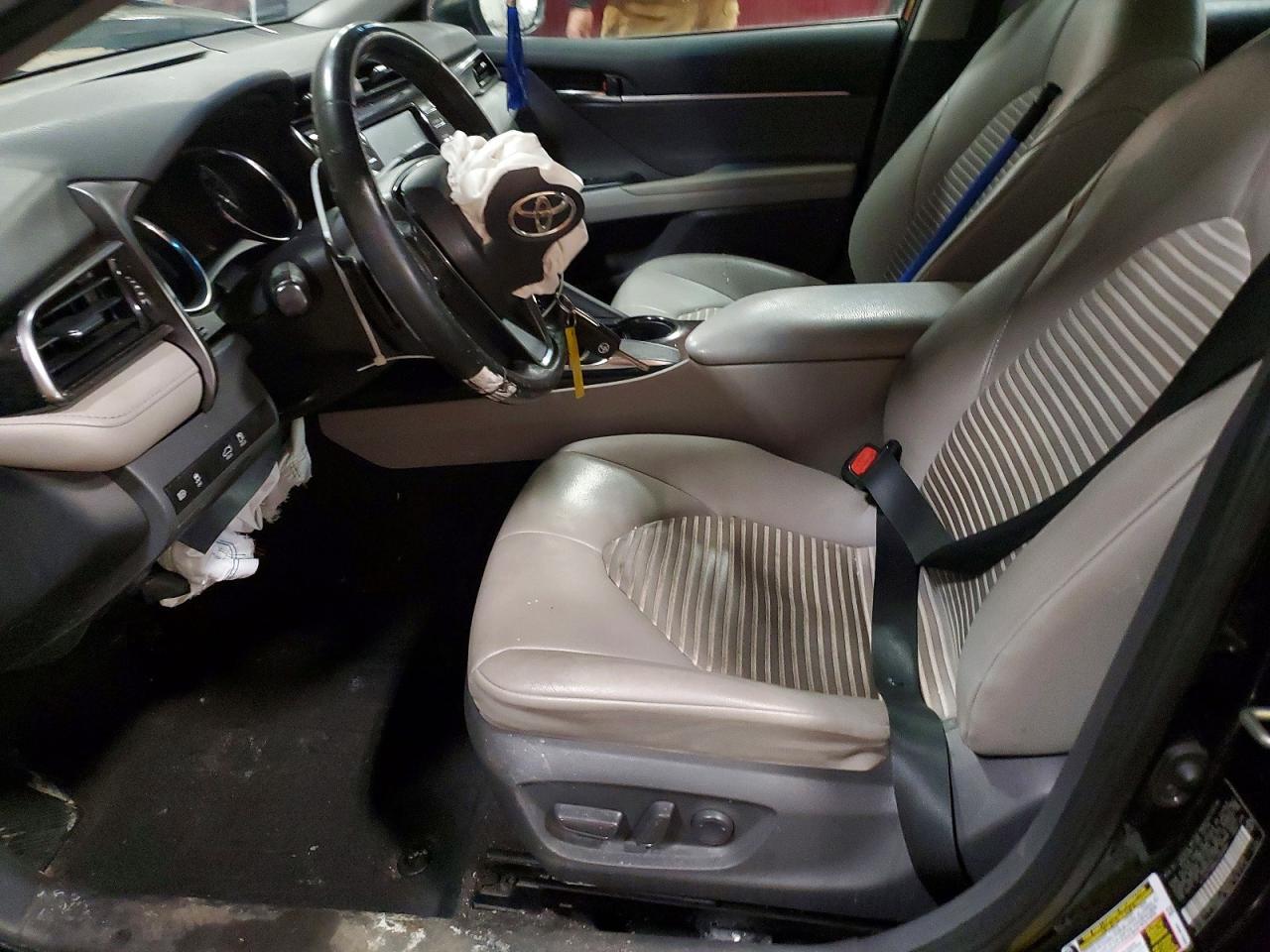 2020 Toyota Camry Se - Image 7