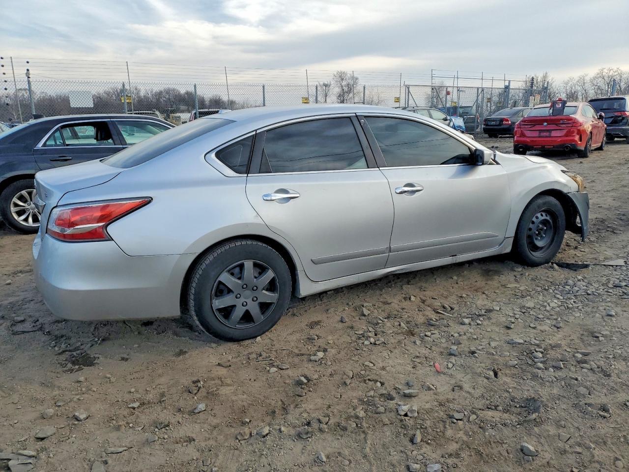 2014 Nissan Altima 2.5 - Image 3