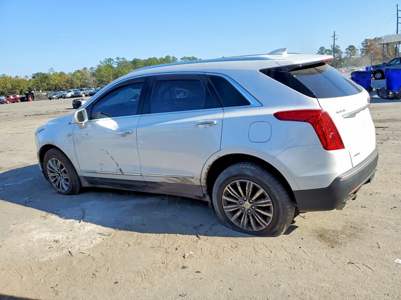 2018 Cadillac Xt5 Luxury - Image 2