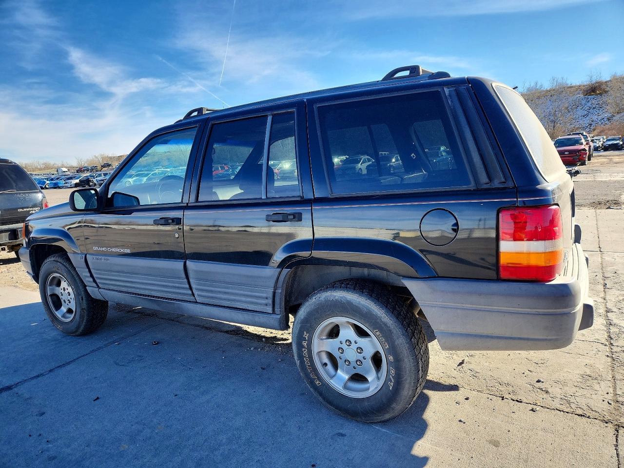 1996 Jeep Grand Cherokee Laredo - Image 2