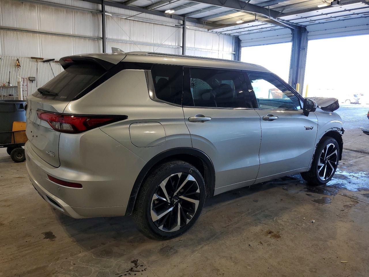 2025 Mitsubishi Outlander Sel - Фото 3