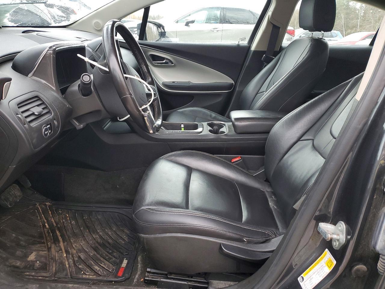 2015 Chevrolet Volt - Image 7