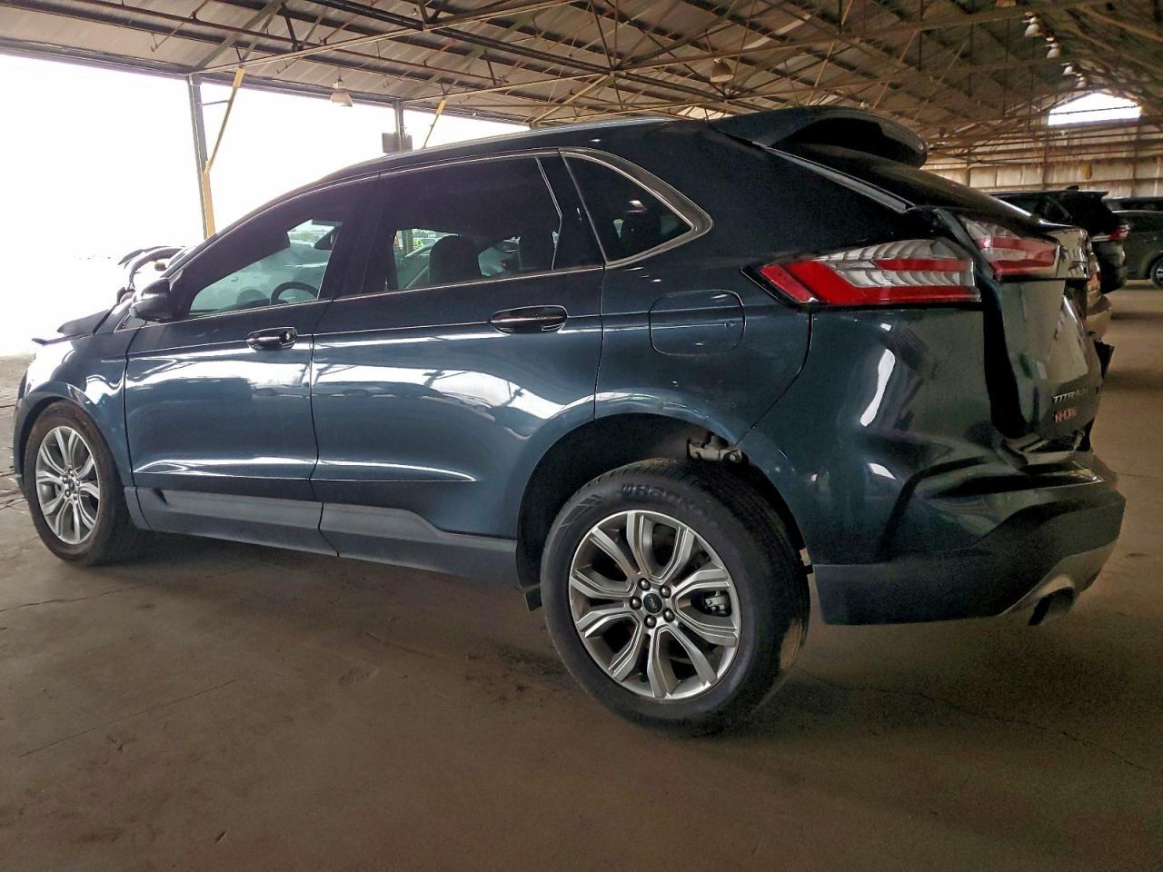 2024 Ford Edge Titanium - Image 2