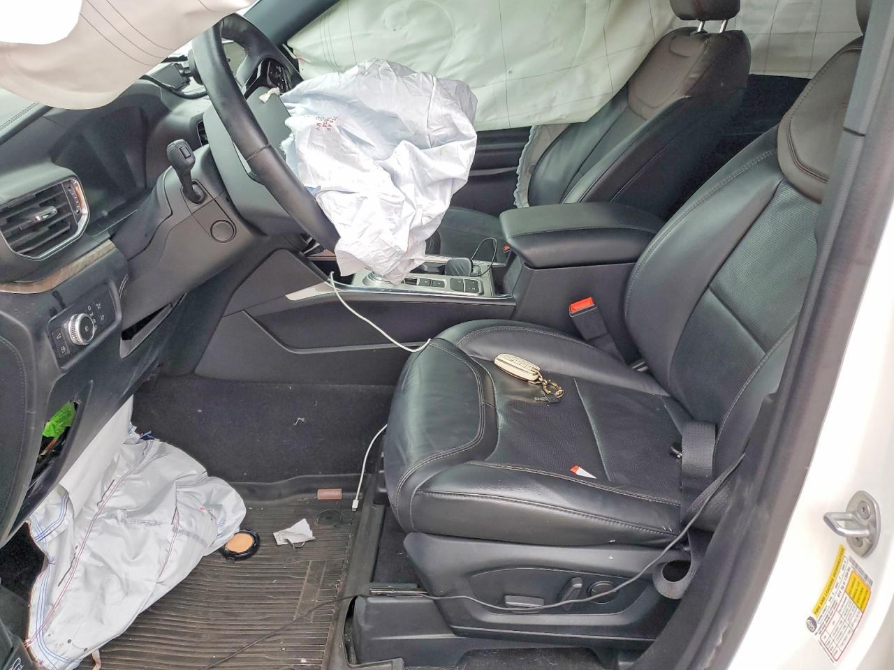 2022 Ford Explorer Platinum - Image 7