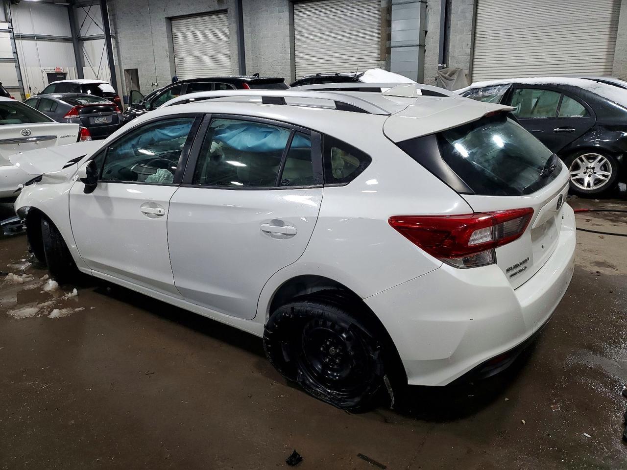 2017 Subaru Impreza Premium - Фото 2