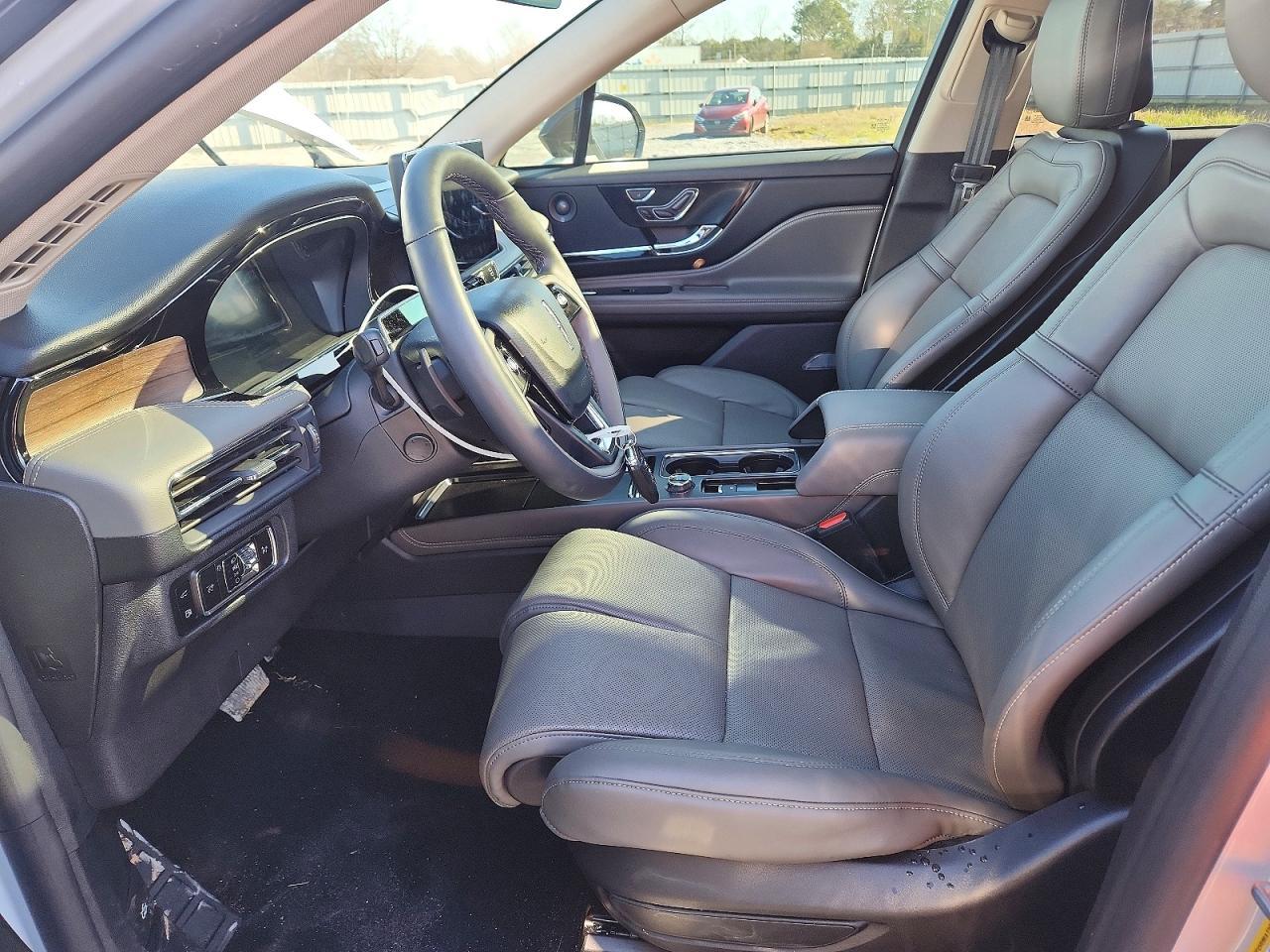 2025 Lincoln Corsair Grand Touring - Image 7