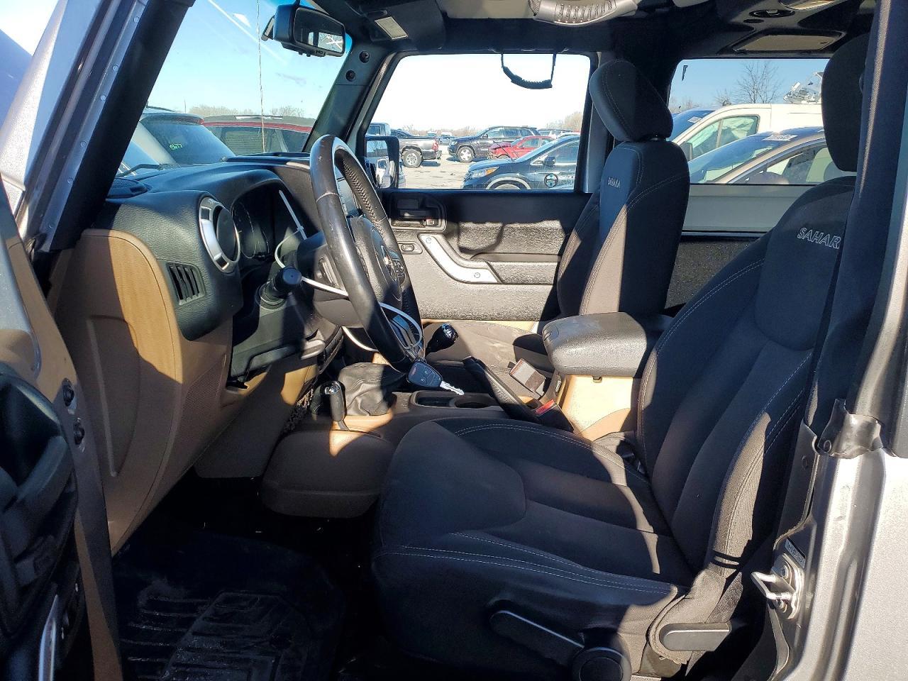 2016 Jeep Wrangler Sahara - Image 7