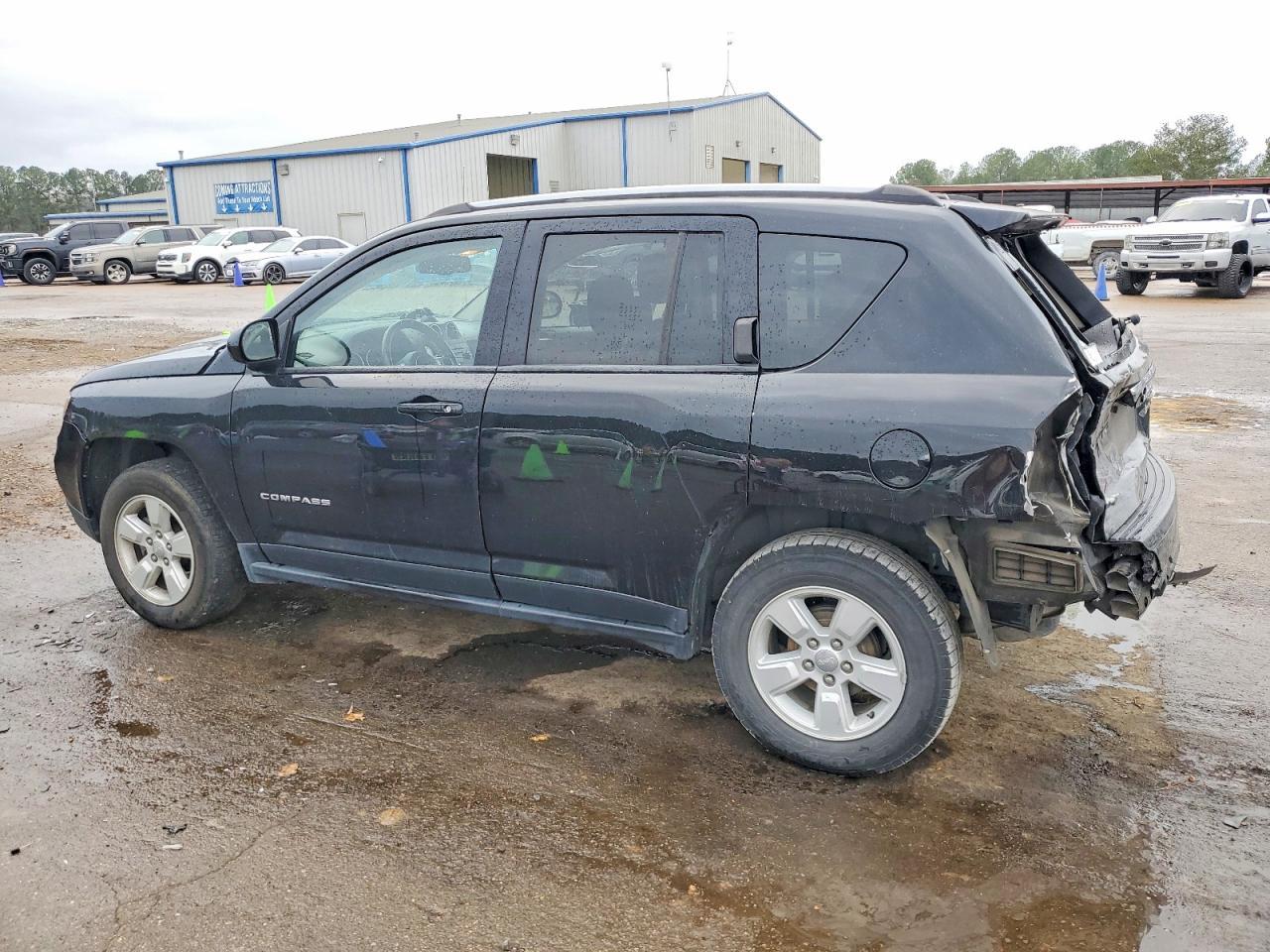 2017 Jeep Compass Latitude - Image 2