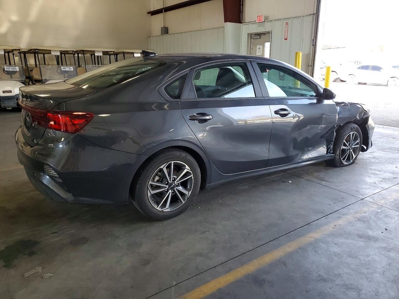 2022 Kia Forte Fe - Фото 3