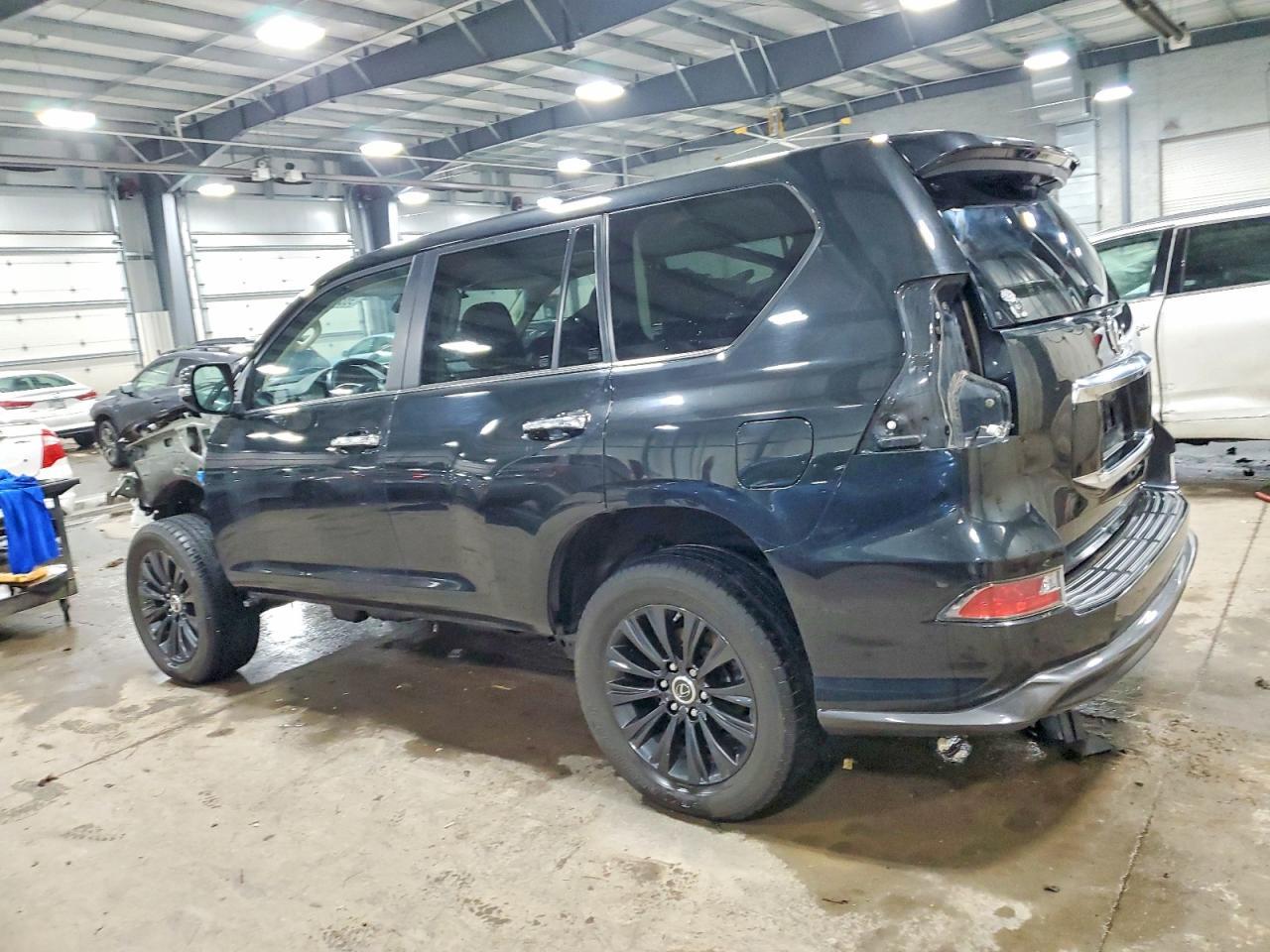2022 Lexus Gx 460 - Image 2