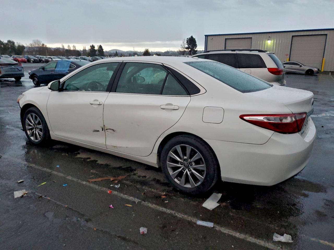 2017 Toyota Camry Le - Image 2