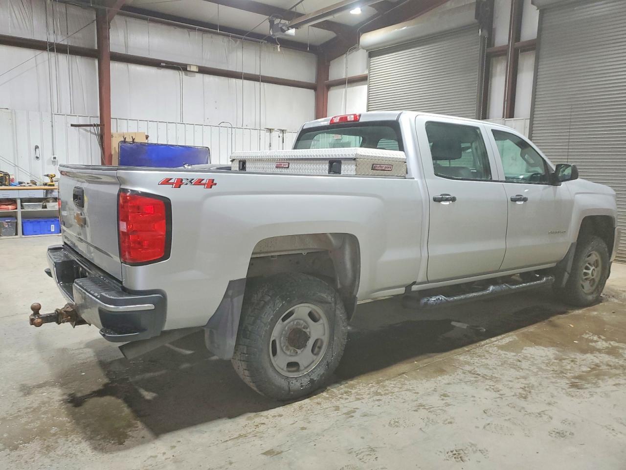 2018 Chevrolet Silverado K2500 Heavy Duty - Фото 3