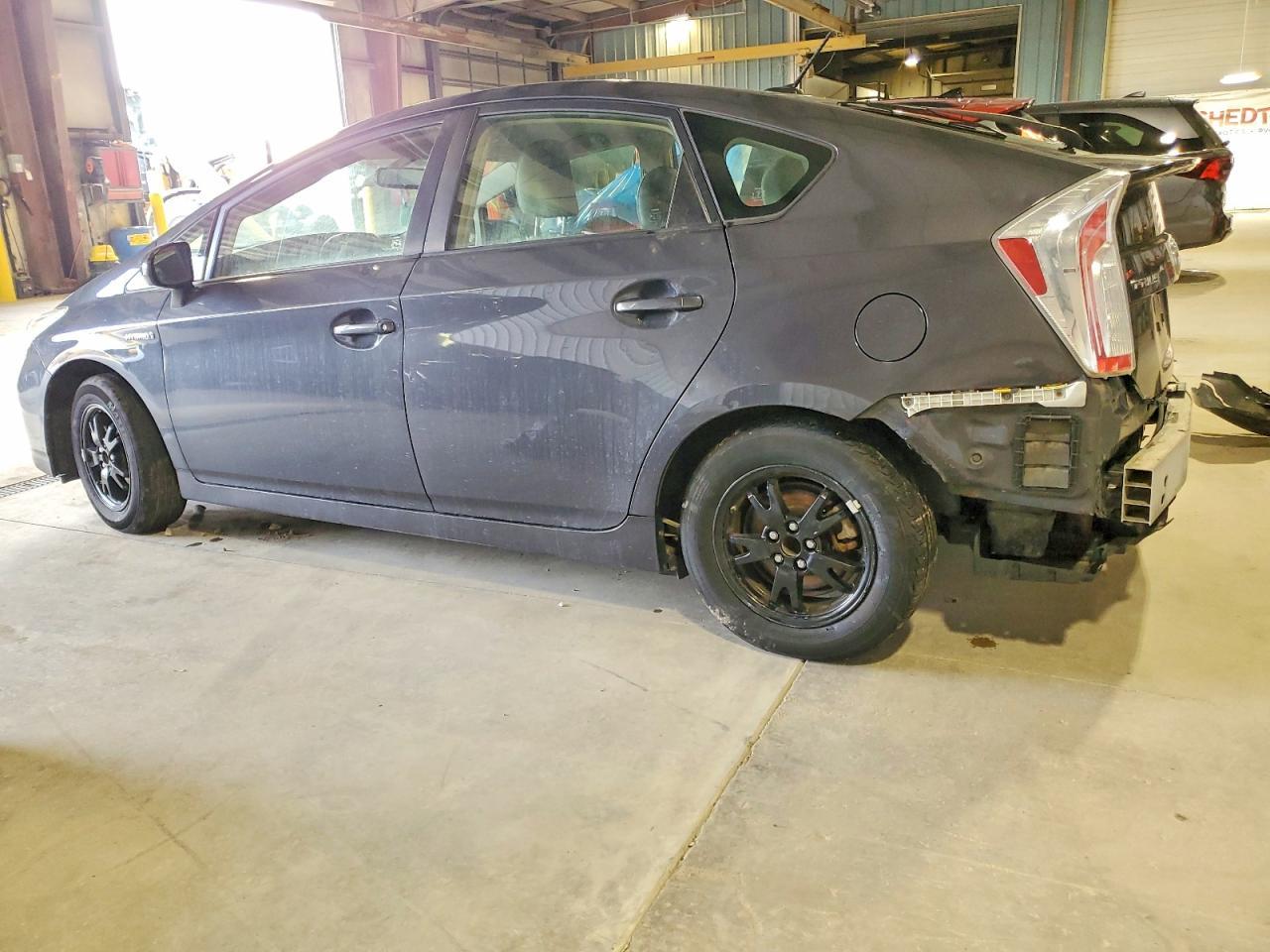 2013 Toyota Prius - Фото 2