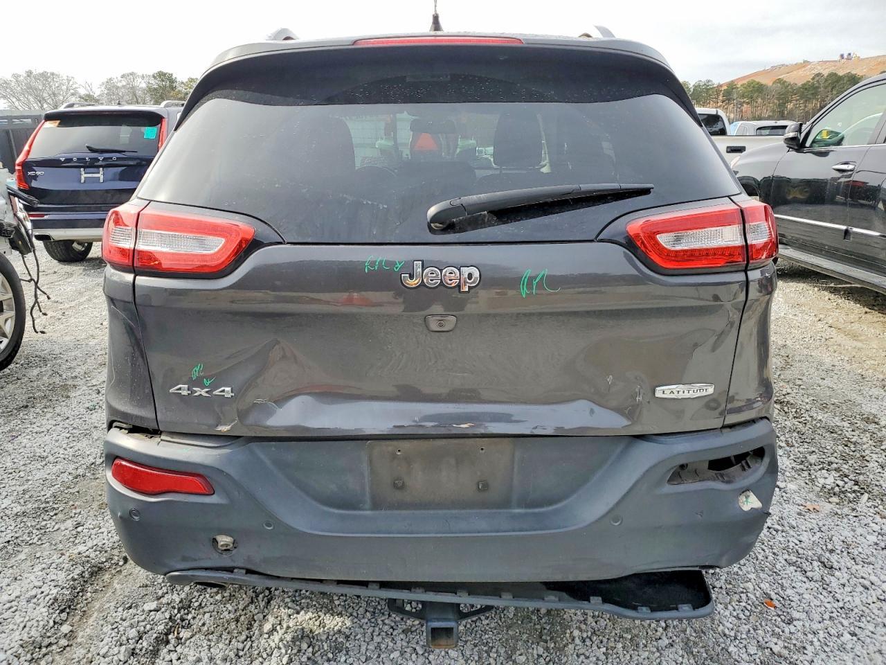2016 Jeep Cherokee Latitude - Image 6