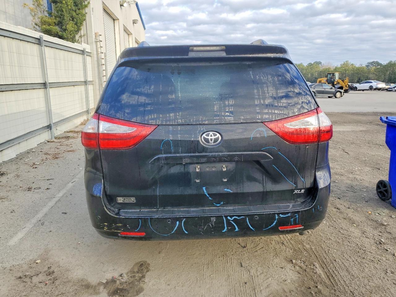 2017 Toyota Sienna Xle Premium 8-Passenger - Фото 6