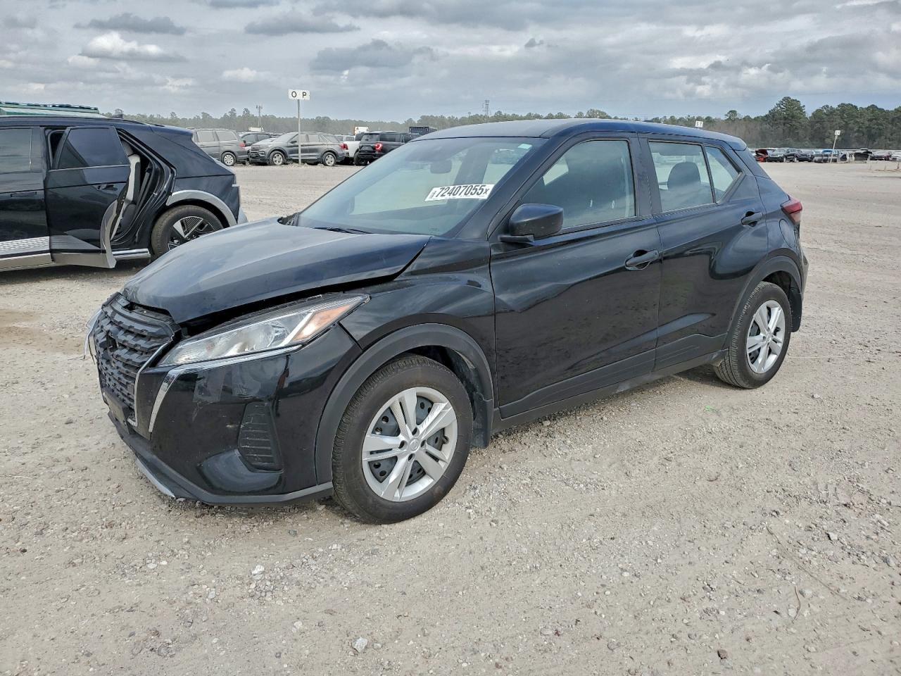 2025 Nissan Kicks Play S