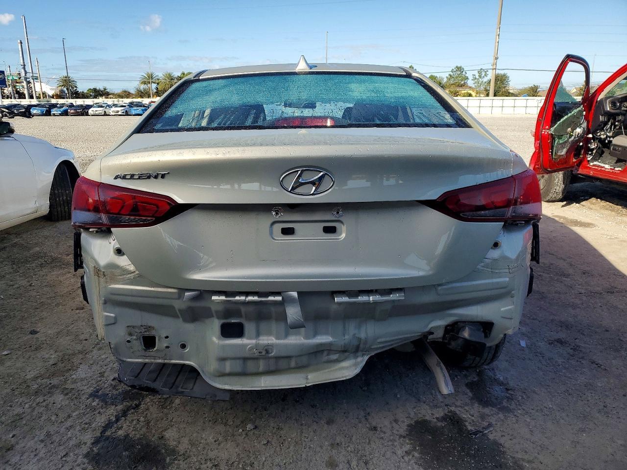 2020 Hyundai Accent Se - Фото 6