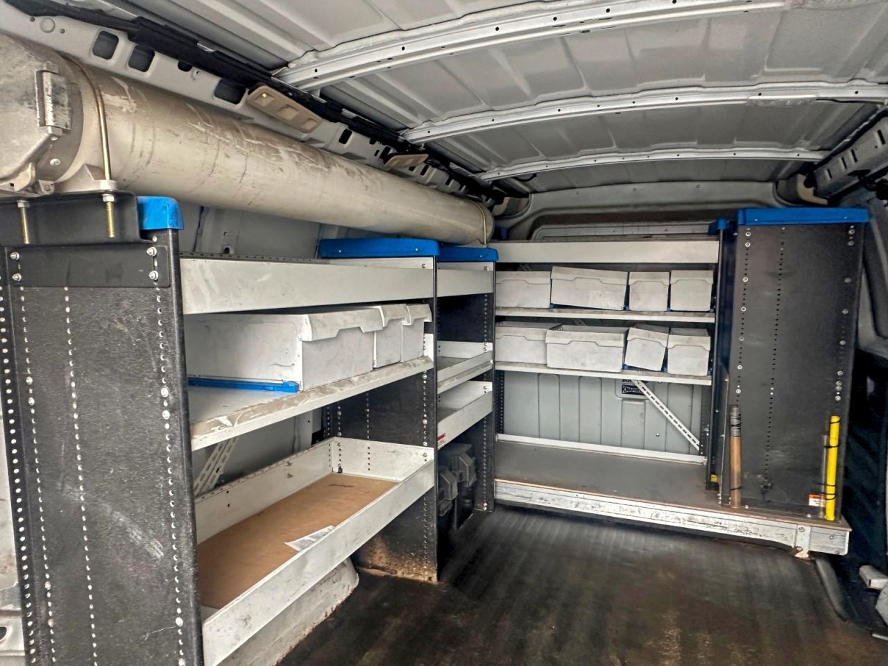 2015 Chevrolet Express G2500 - Фото 6