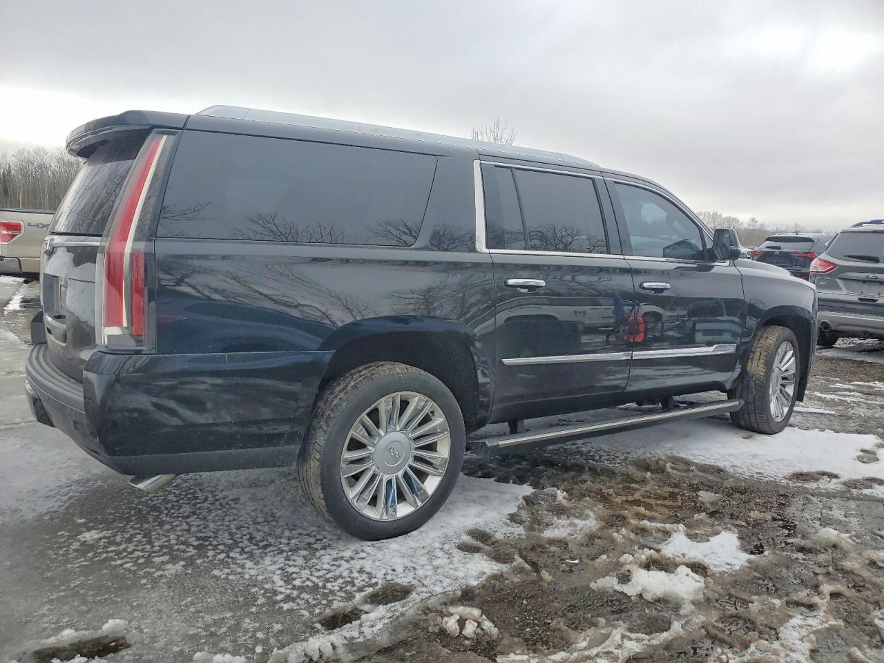 2016 Cadillac Escalade Esv Platinum - Image 3