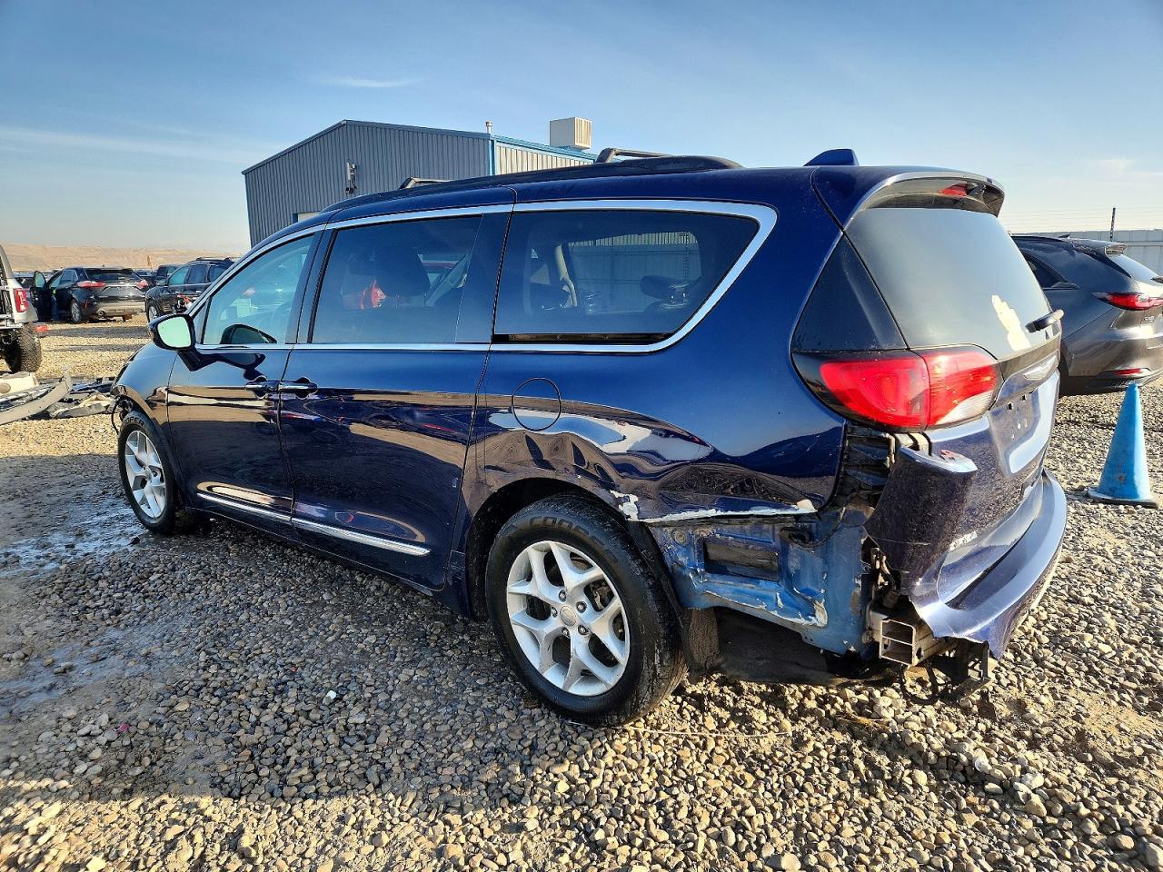 2017 Chrysler Pacifica Touring L - Фото 2