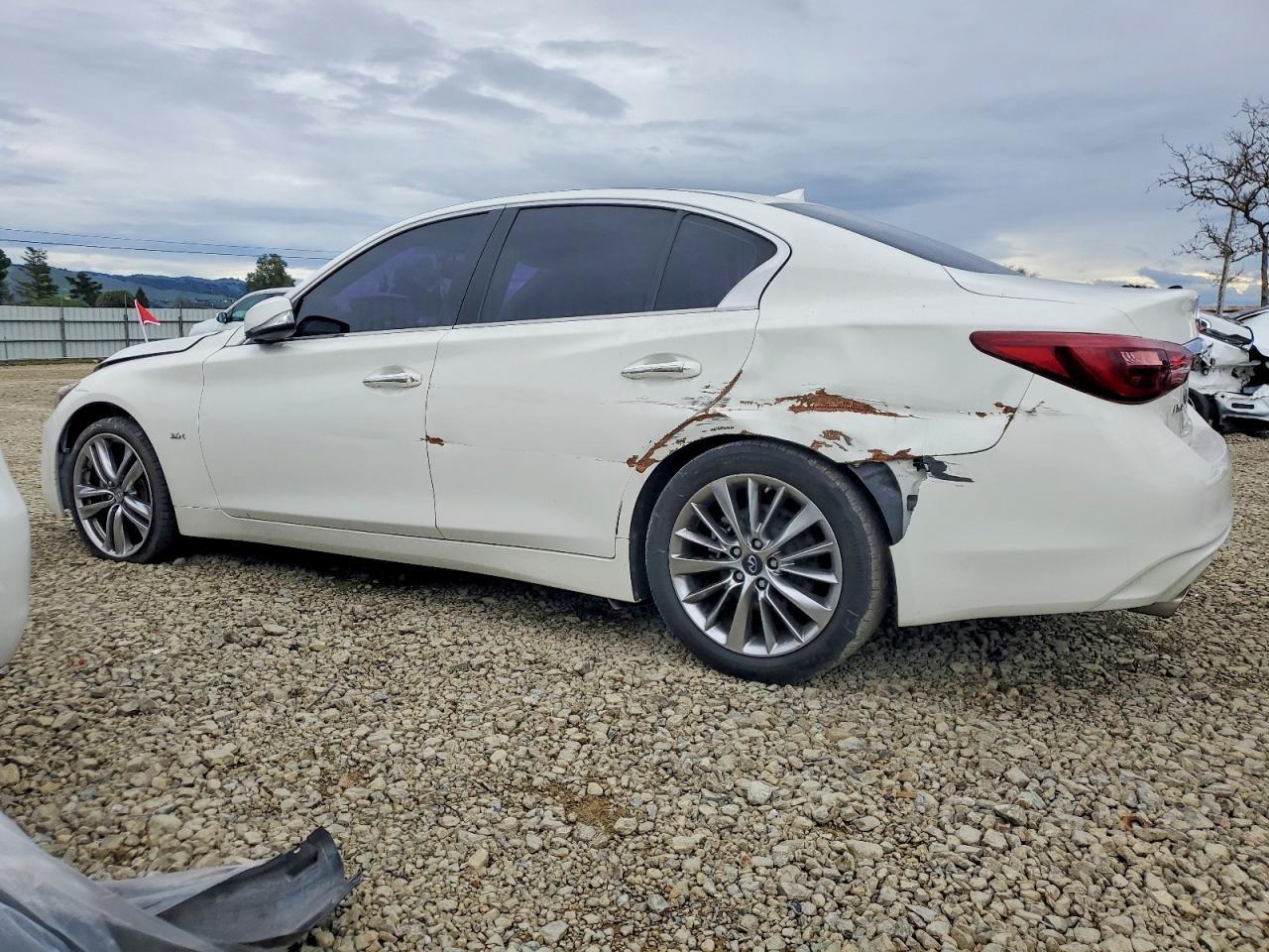 2018 Infiniti Q50 Luxe - Image 2
