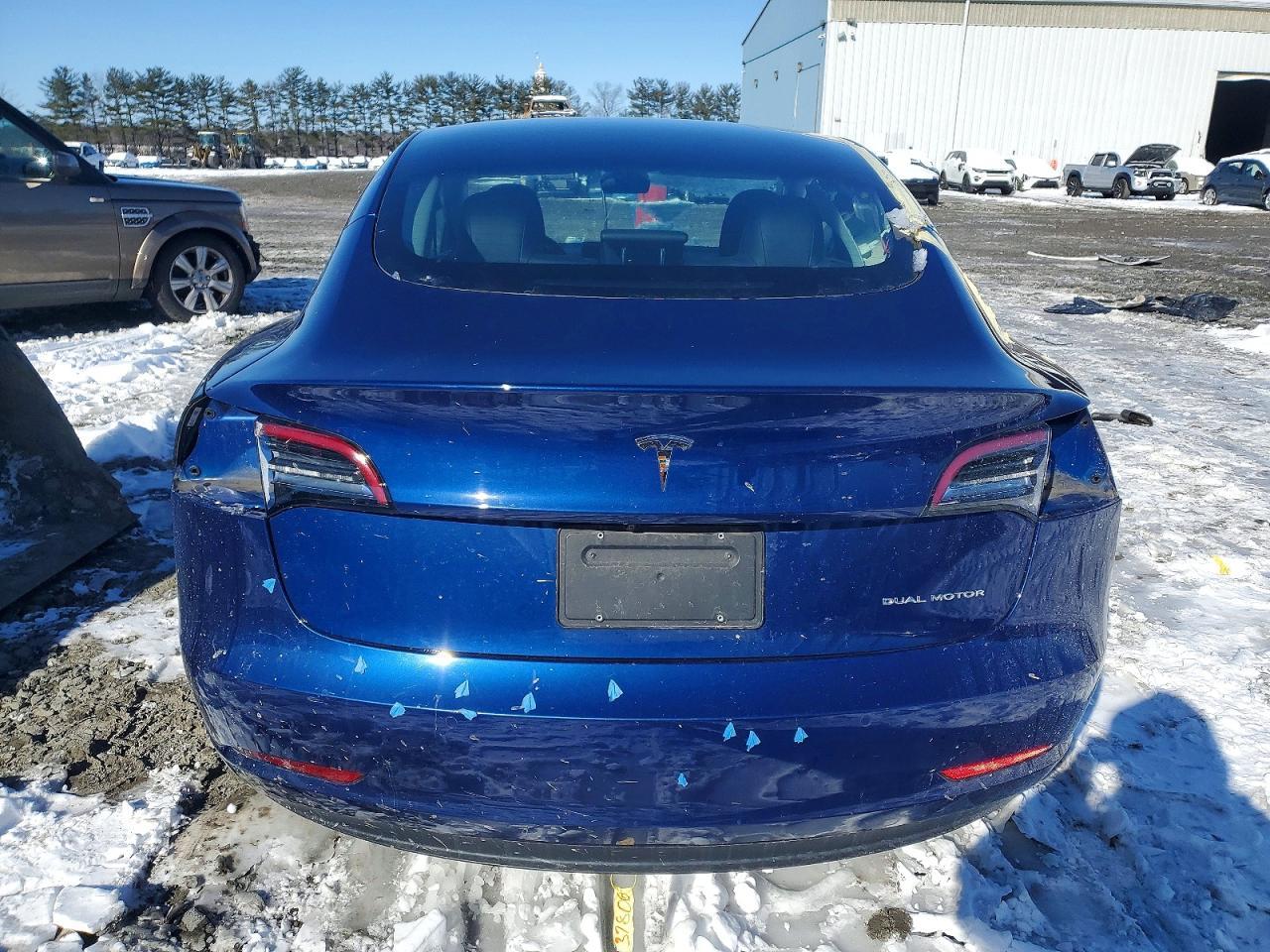 2022 Tesla Model 3 - Фото 6