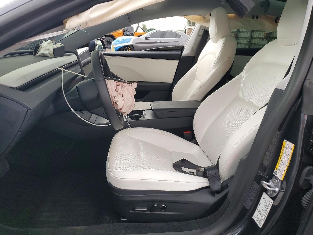 2025 Tesla Model 3 - Image 7