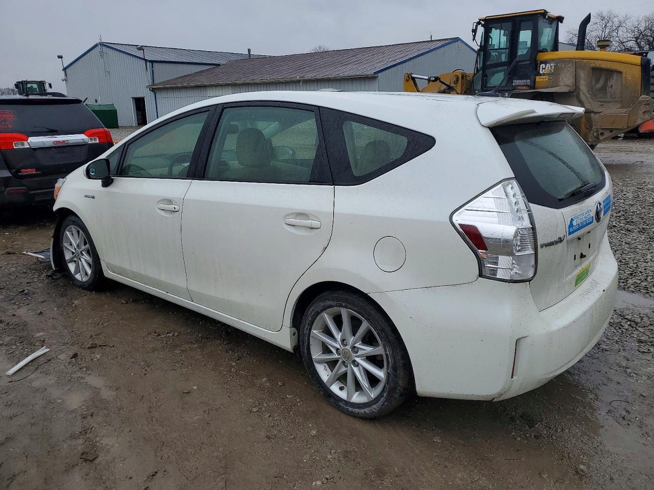 2013 Toyota Prius V - Фото 2