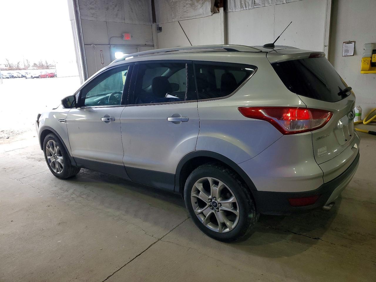 2015 Ford Escape Titanium - Фото 2