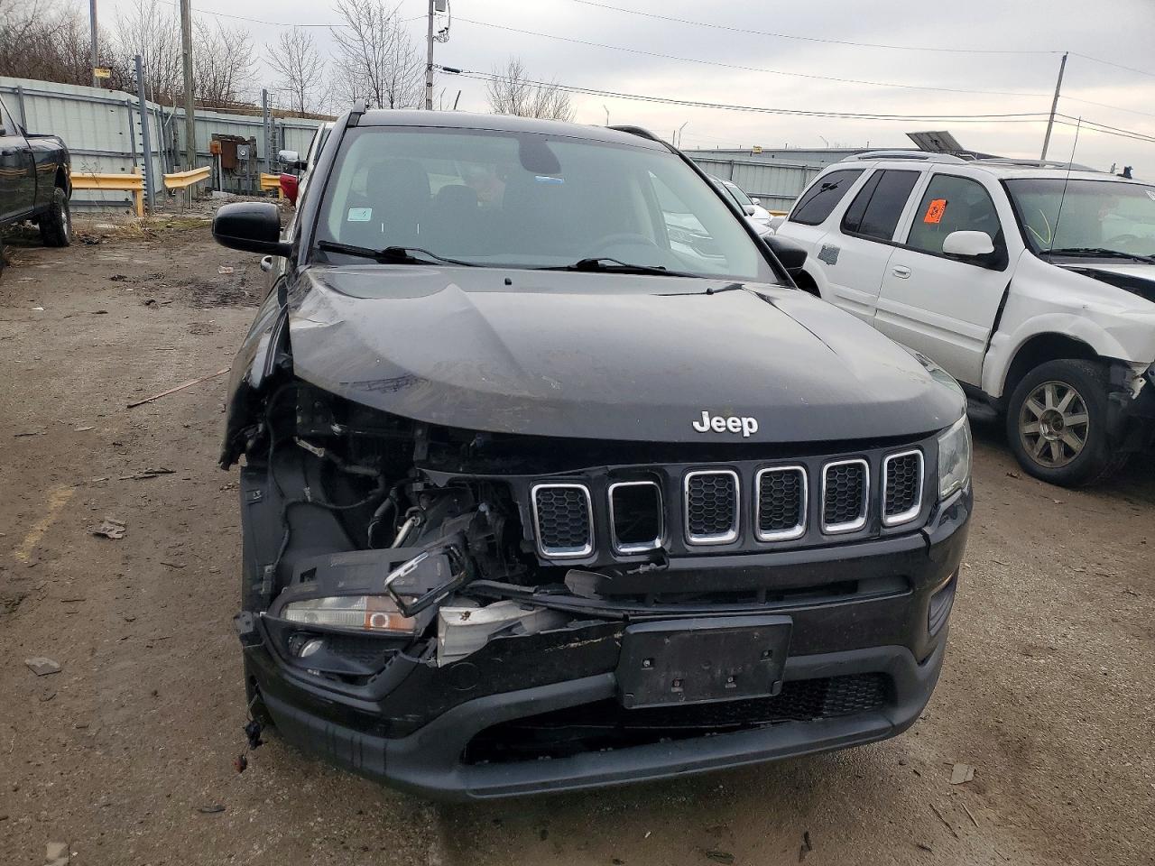 2017 Jeep Compass Latitude - Фото 5