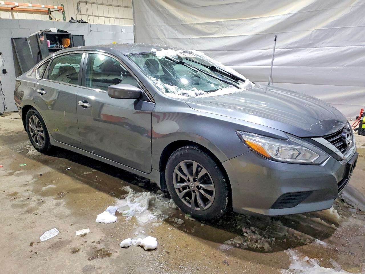 2017 Nissan Altima 2.5 - Image 4