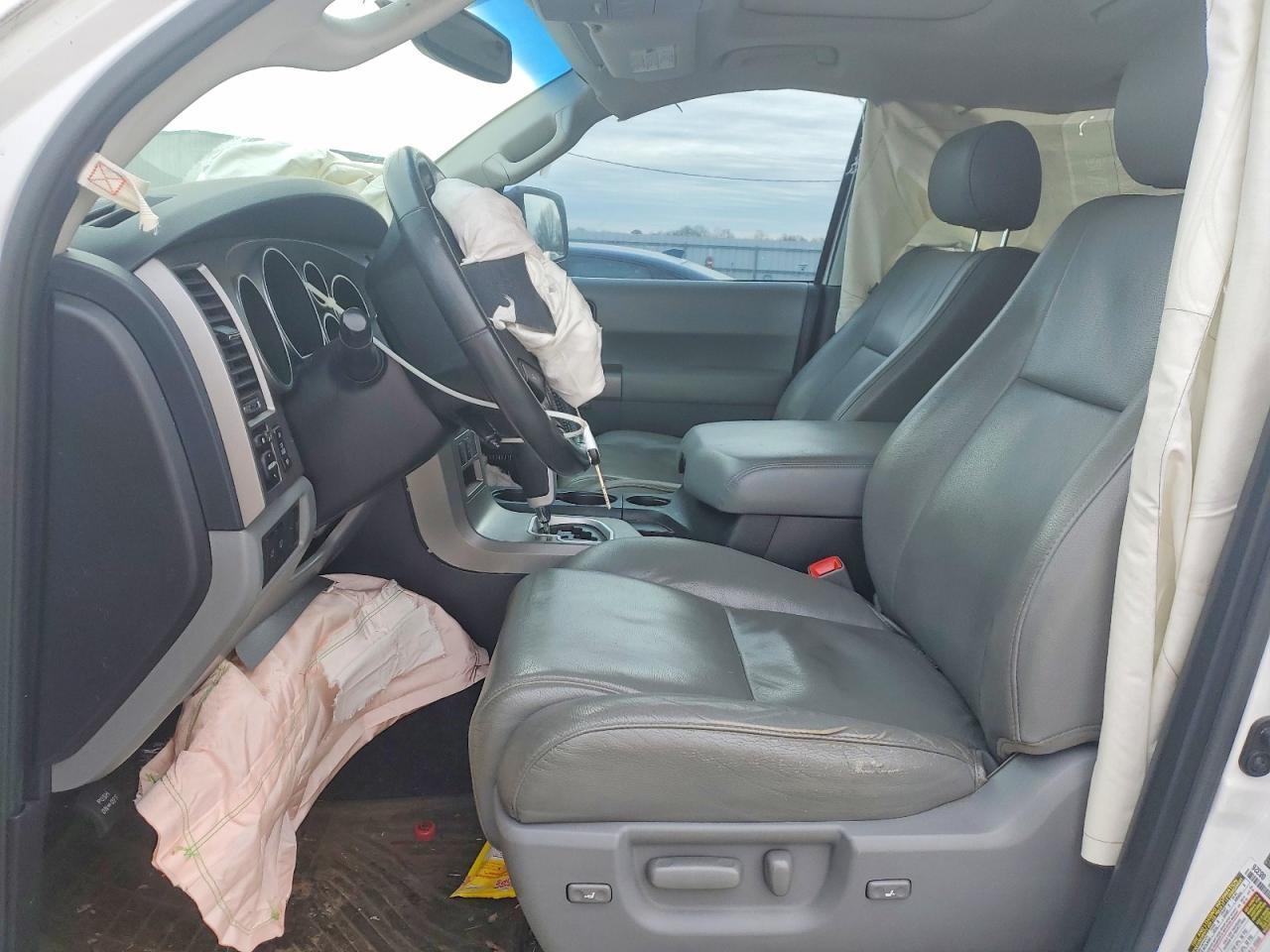 2013 Toyota Sequoia Limited - Фото 7