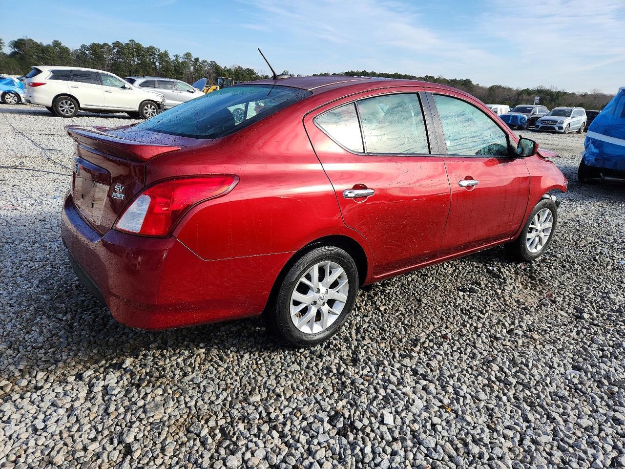2018 Nissan Versa Sv - Фото 3