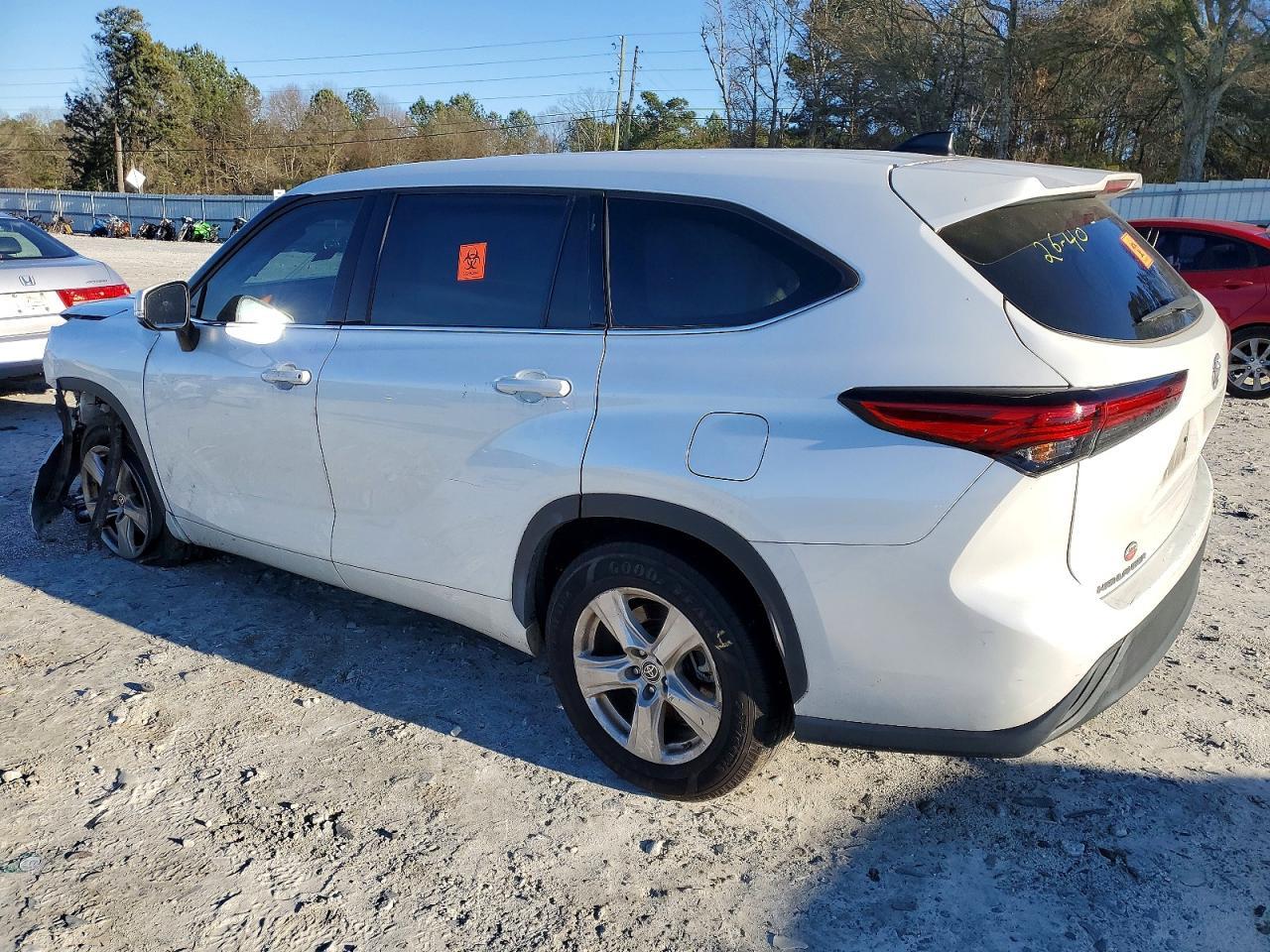 2022 Toyota Highlander L - Фото 2