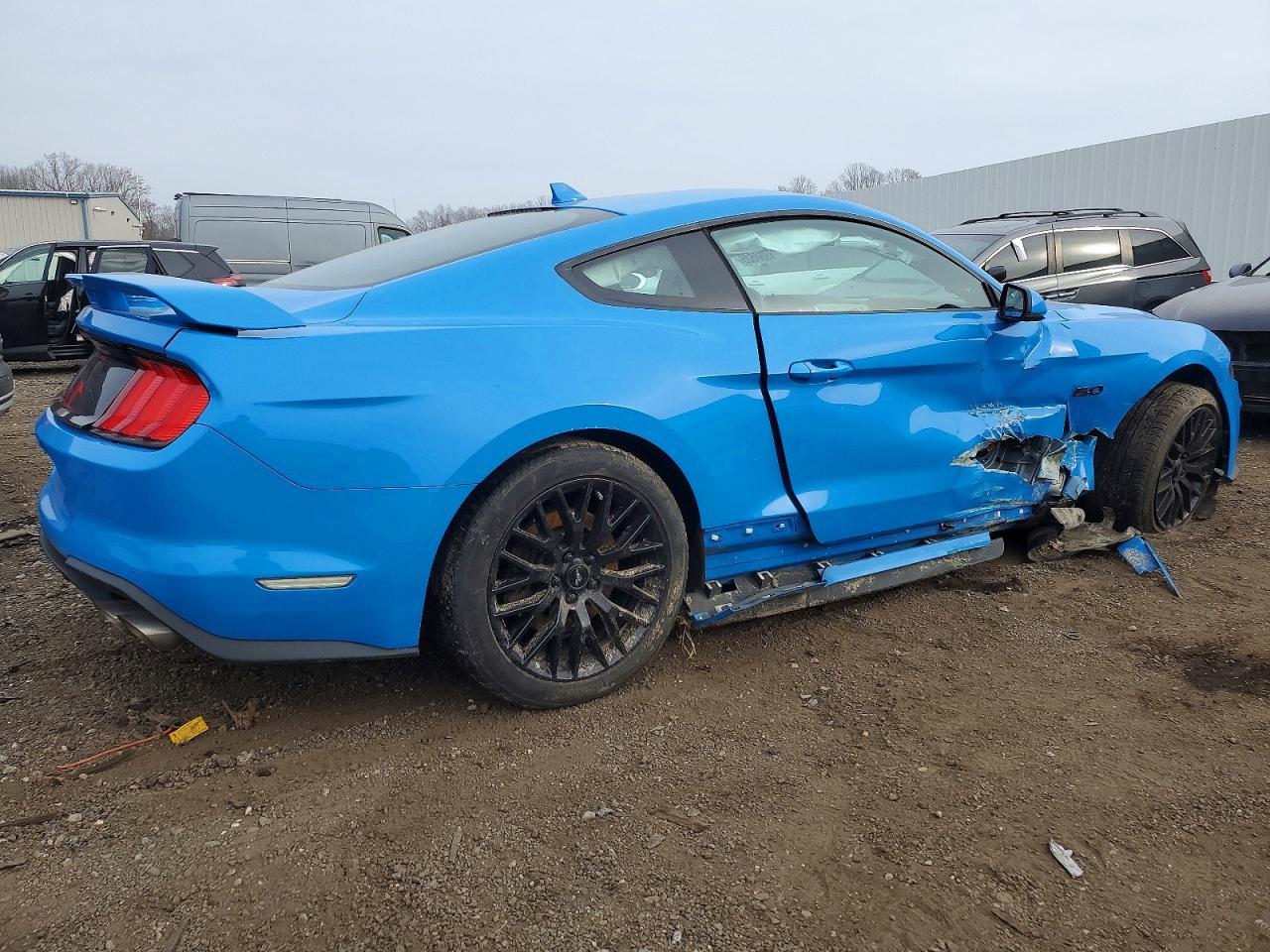 2022 Ford Mustang Gt - Фото 3