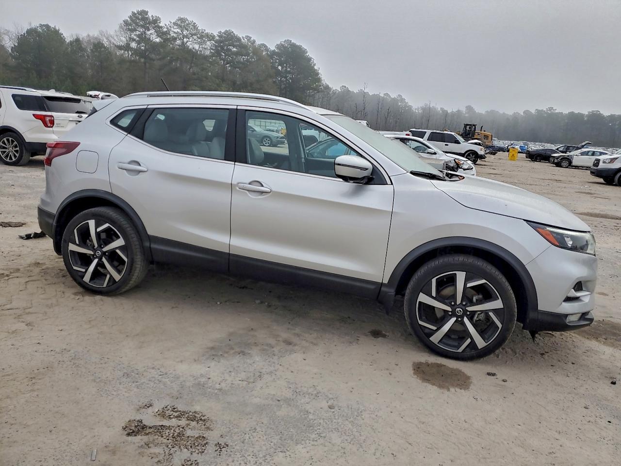 2022 Nissan Rogue Sport Sl - Image 4