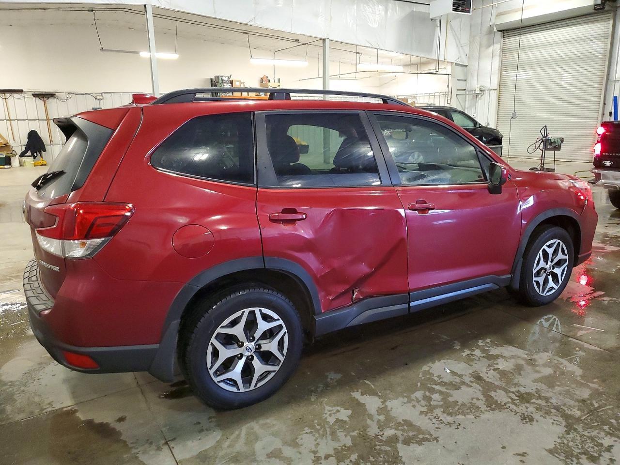 2021 Subaru Forester Premium - Image 3