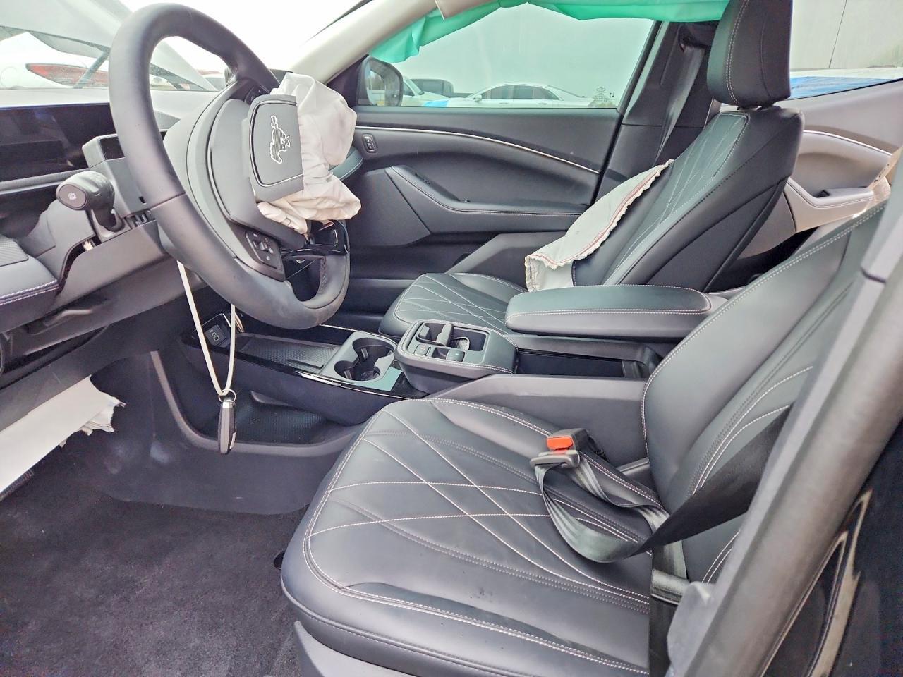 2025 Ford Mustang Mach-E Select - Image 7