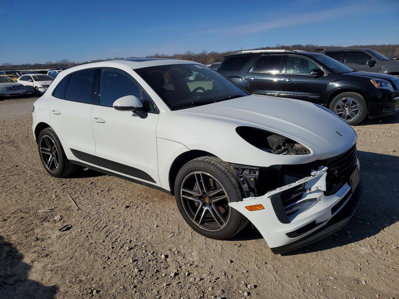 2021 Porsche Macan - Image 4